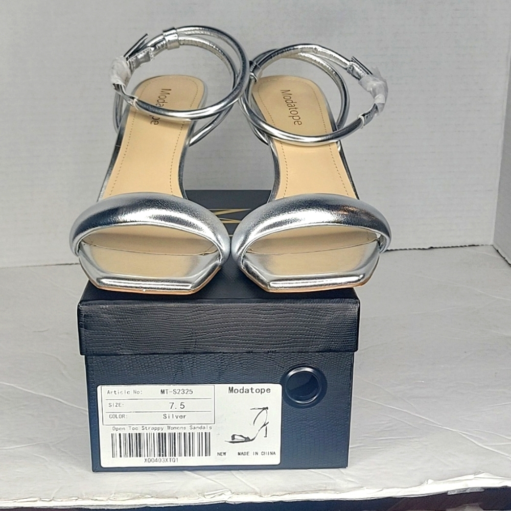 Women's sandals